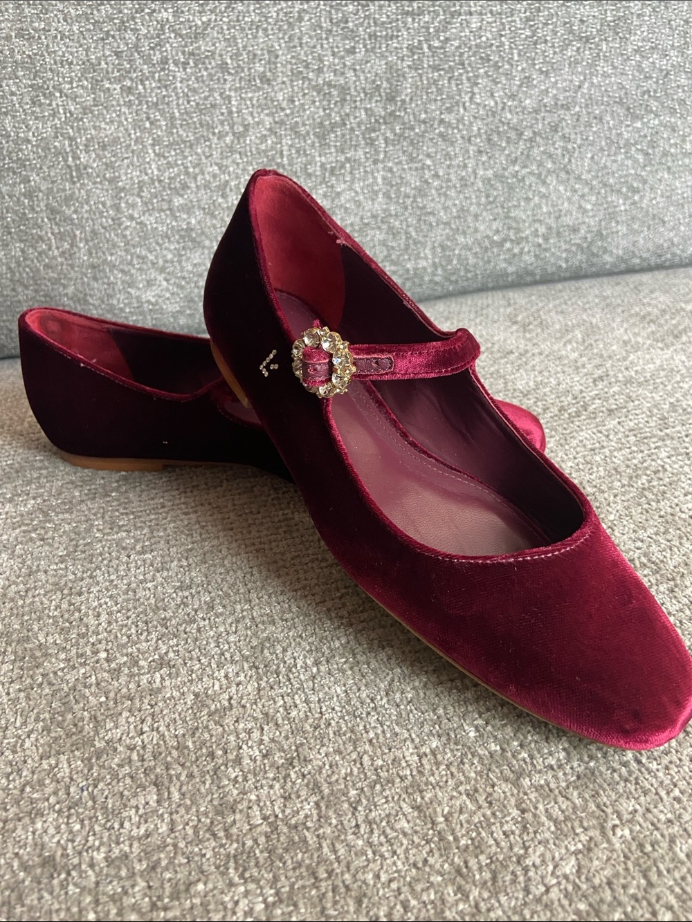 Larroude Velvet Mary Jane Flats in Burgundy size 6.5